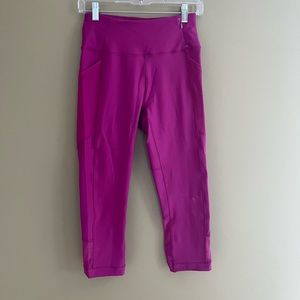 Calia by Carrie Underwood Berry Pink Capri Leggings with side and waist pockets